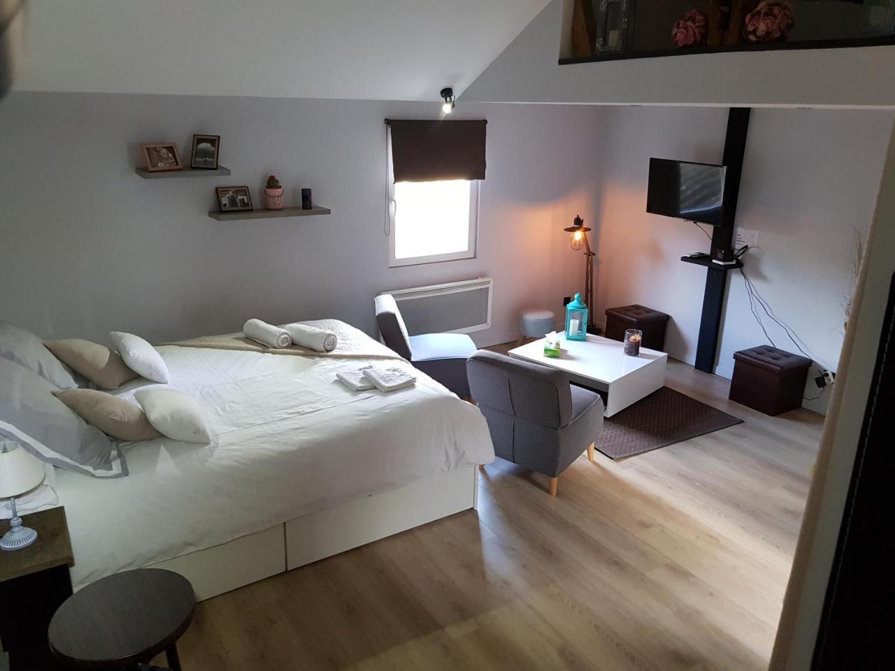 Aparthotel Au Detour De Gournay Esterno foto